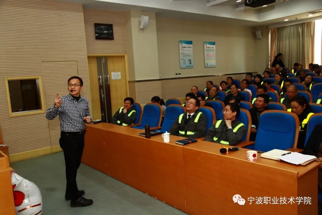 邹胜峰1.jpg 图片